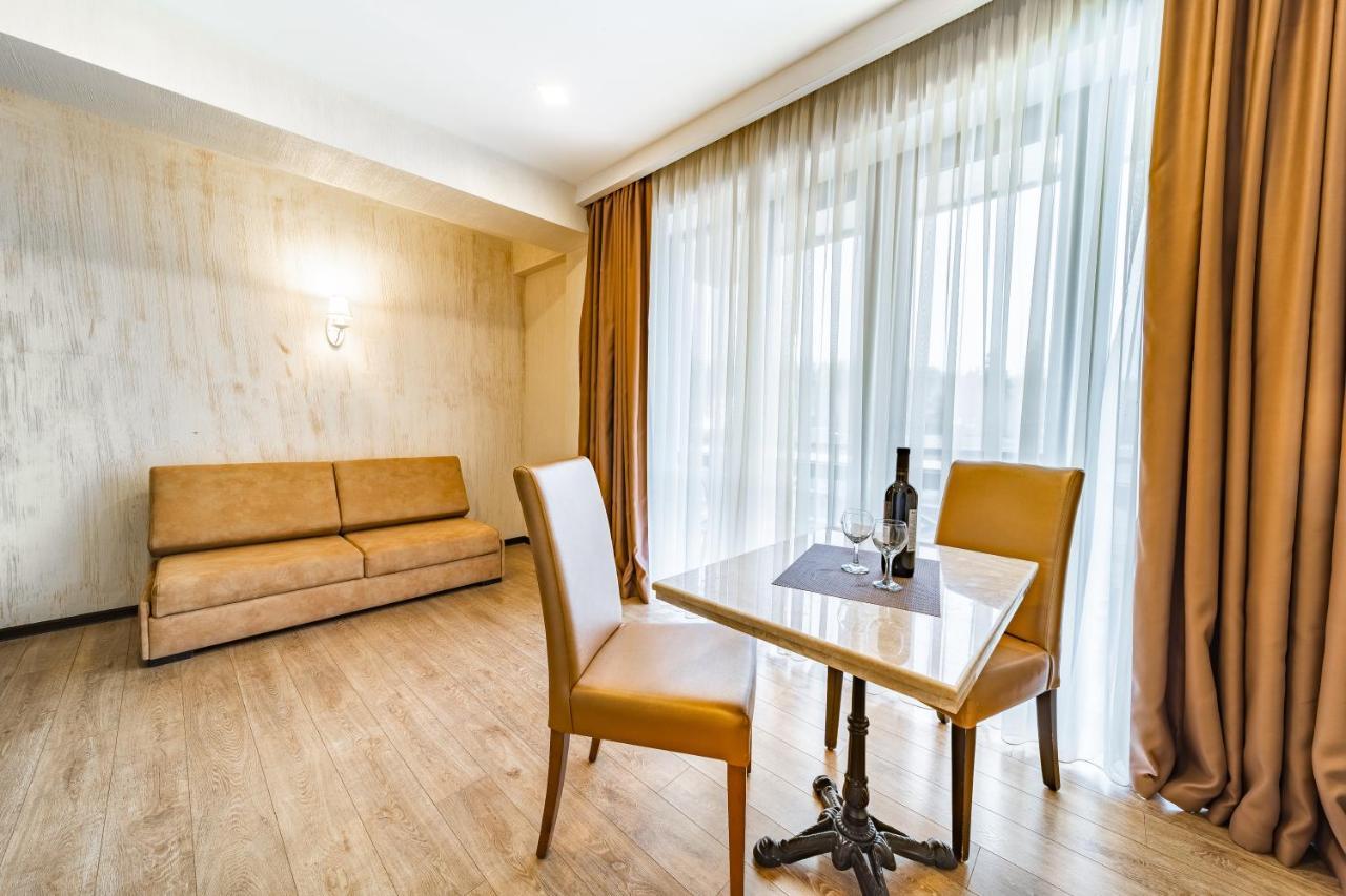 Bm Plaza Hotel Bakuriani Kültér fotó