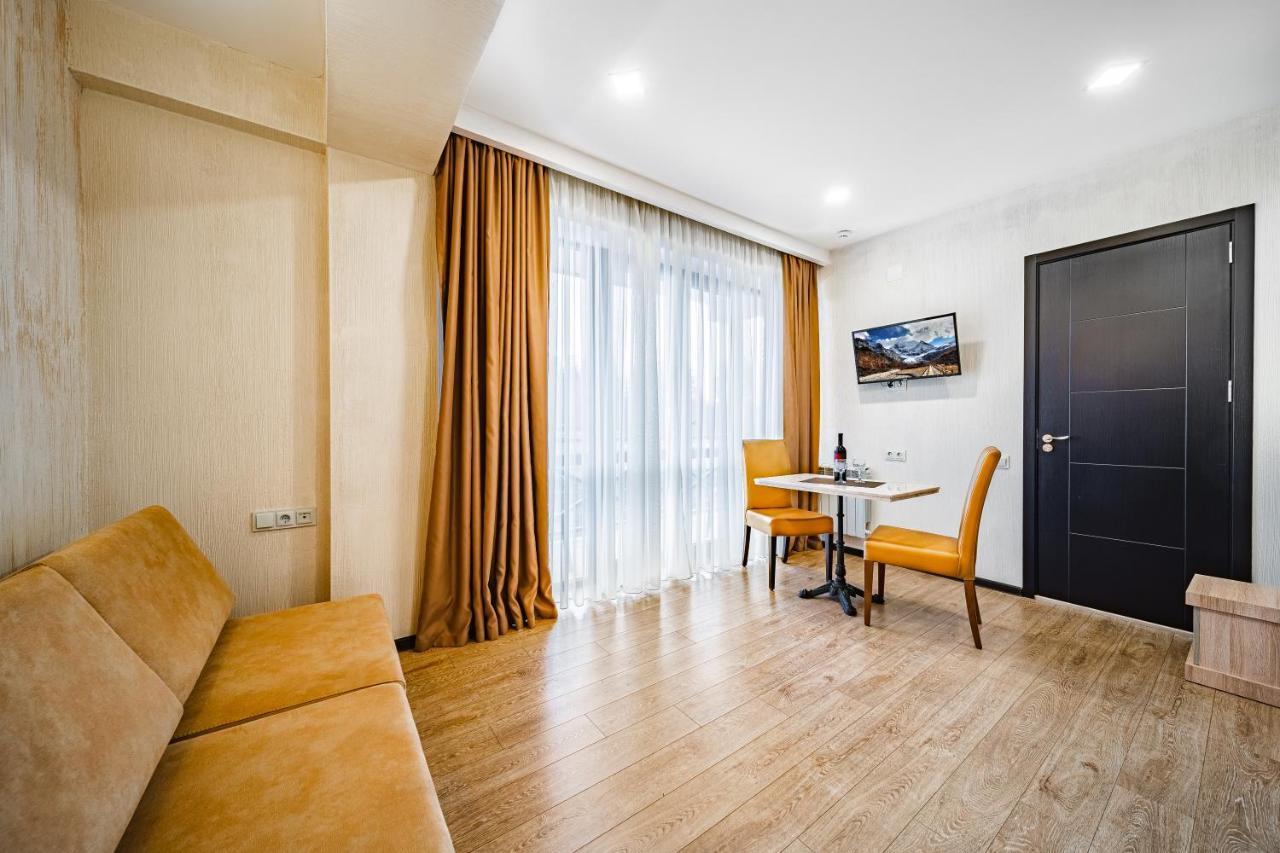 Bm Plaza Hotel Bakuriani Kültér fotó